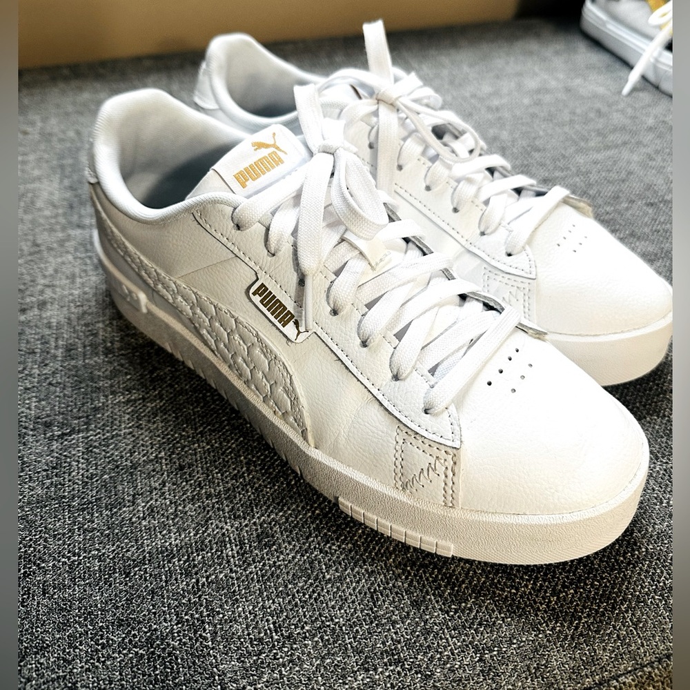PUMA - Womens Jada Dboss Shoes size 10